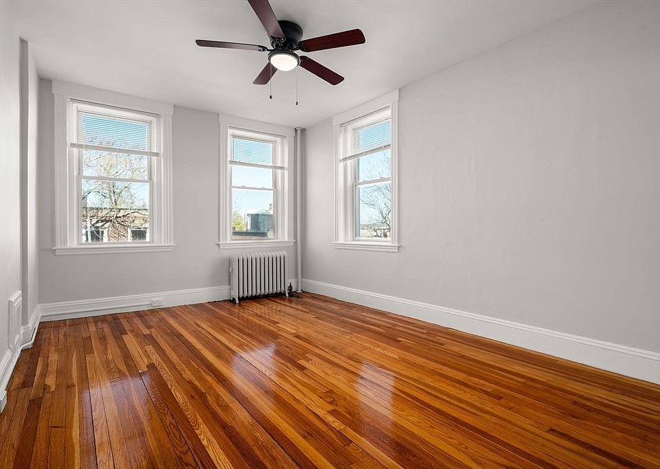 1st image of 28 Quint Ave APT 32