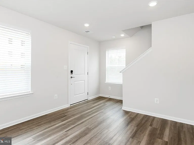 405 17th Ave — Photo 5