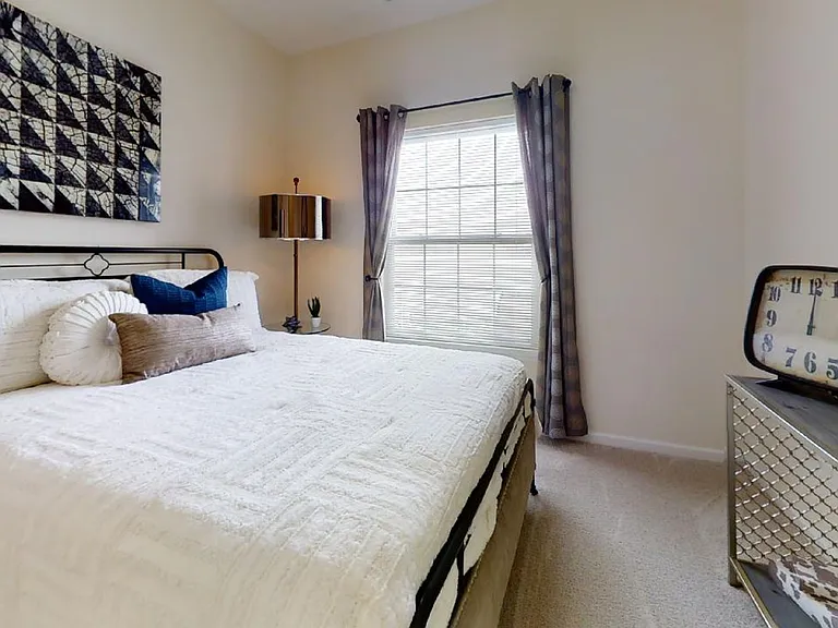 Windsor West | Specials Available — Photo 56