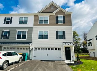 150 Copperleaf Dr, Mechanicsburg, PA 17050
