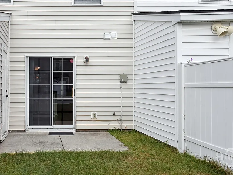 84 Fairgreen St — Photo 24