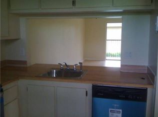 8 Fir Way, Cooper City, FL 33026