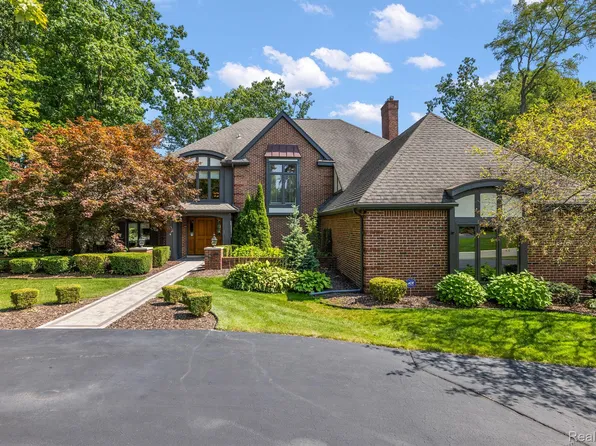 306 Vailwood Ct, Bloomfield Hills, MI 48302