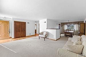 5th image of 7959 Glenside Pl