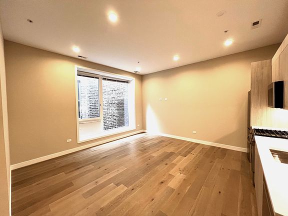 5th image of 3757 N Sheffield Ave #3J3