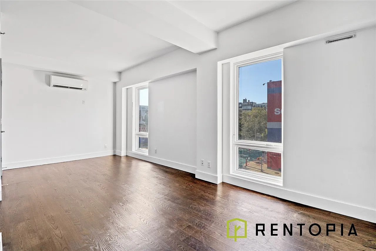 596 Washington Avenue — Photo 4