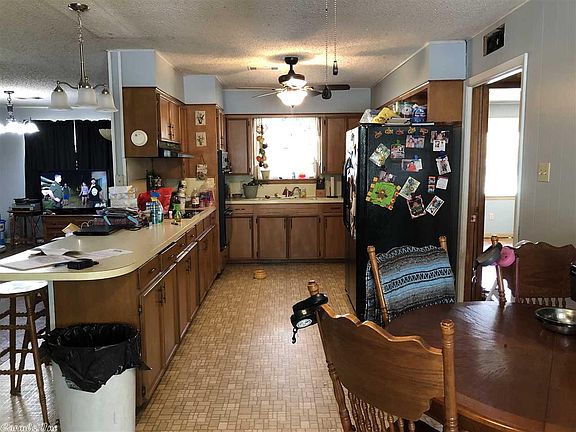 5th image of 97 Davis Dr