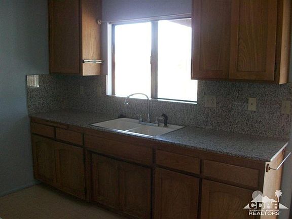 4th image of 7655 Fairway Dr