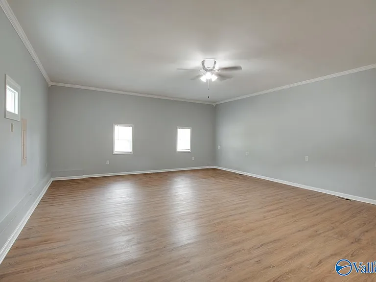 9802 Dolphin Dr SE — Photo 19