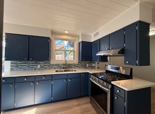 Updated ground floor unit in vintage duplex | Available Now, Ashland, OR 97520