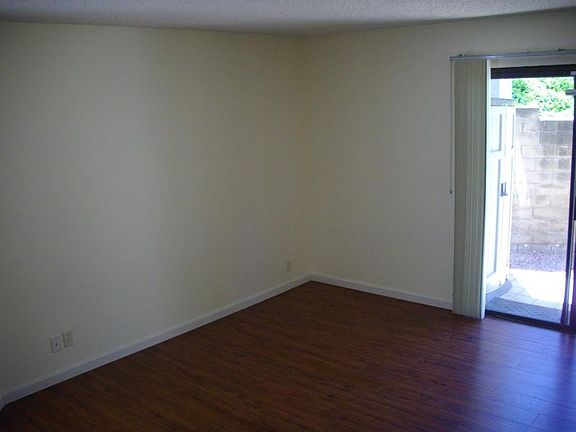 5th image of 440 W Citracado Pkwy Unit 1