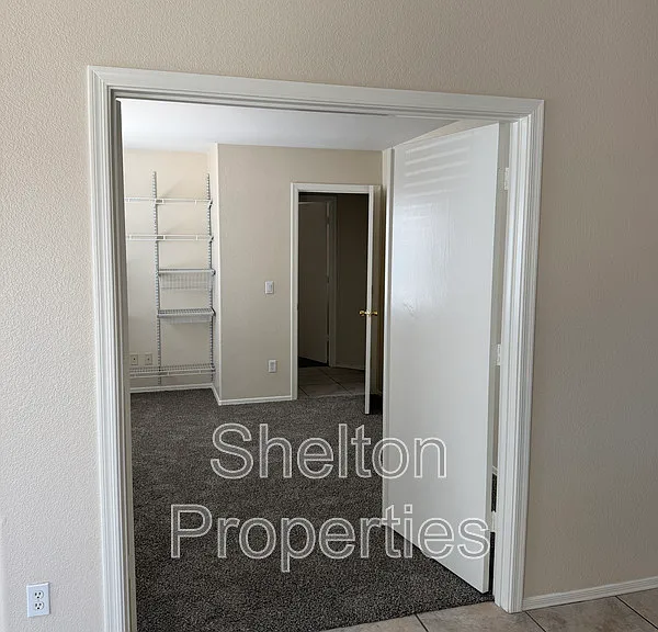 12725 W Hearn Rd — Photo 5