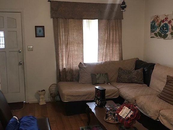 4th image of 209 1/2 Japonica Ave