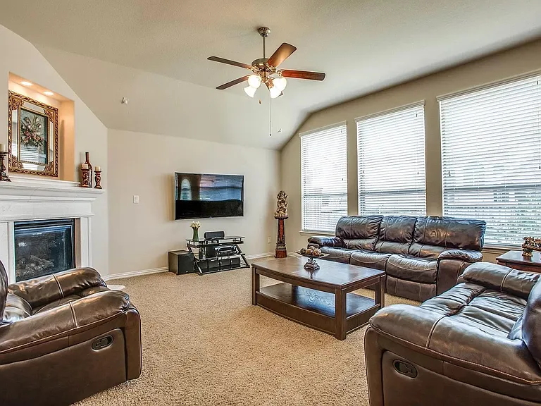 7772 Ivanhoe Dr — Photo 12