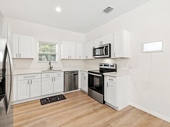 5th image of 4422 America St