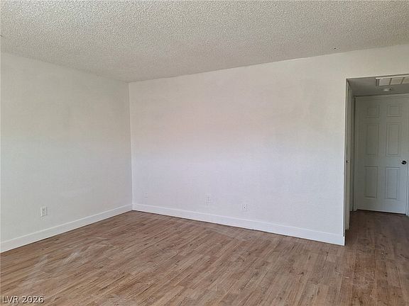 3rd image of 1446 Garden Cir APT C