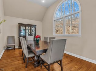 15 High Mountain Rd, Oakland Boro, NJ 07436