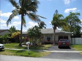 8260 SW 6th St, North Lauderdale, FL 33068
