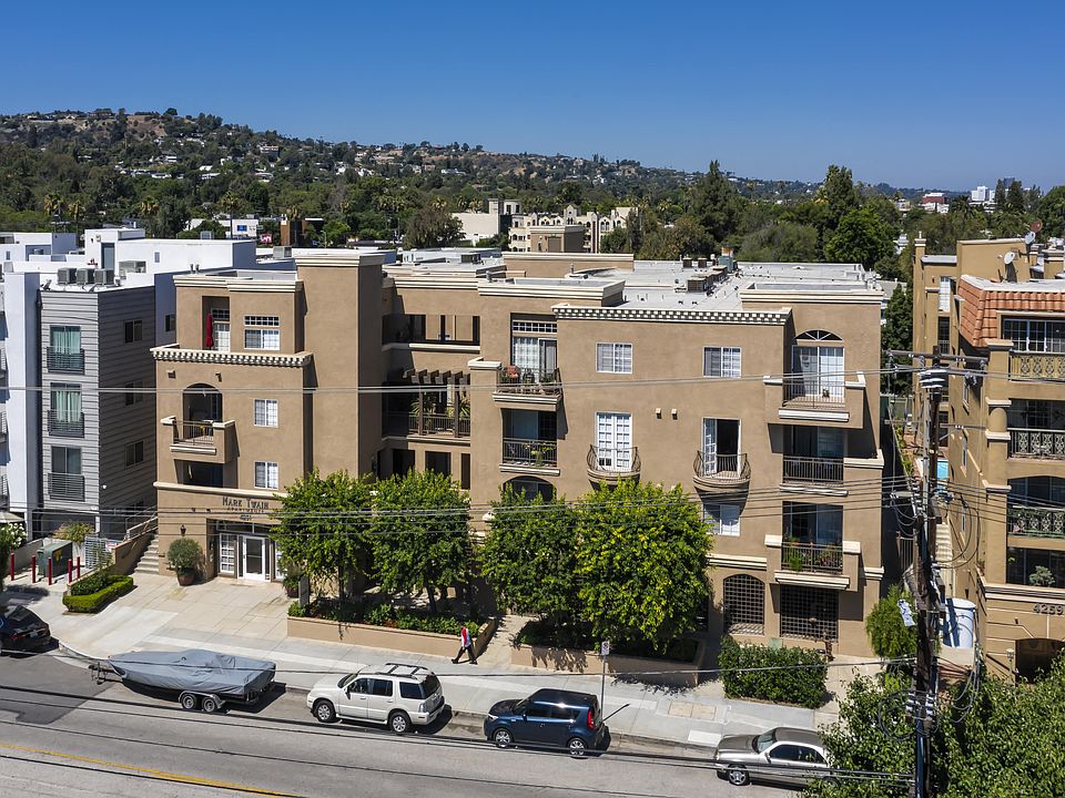 Apartments in Sherman Oaks, CA - Aerial View of Community and Surrounding Areas