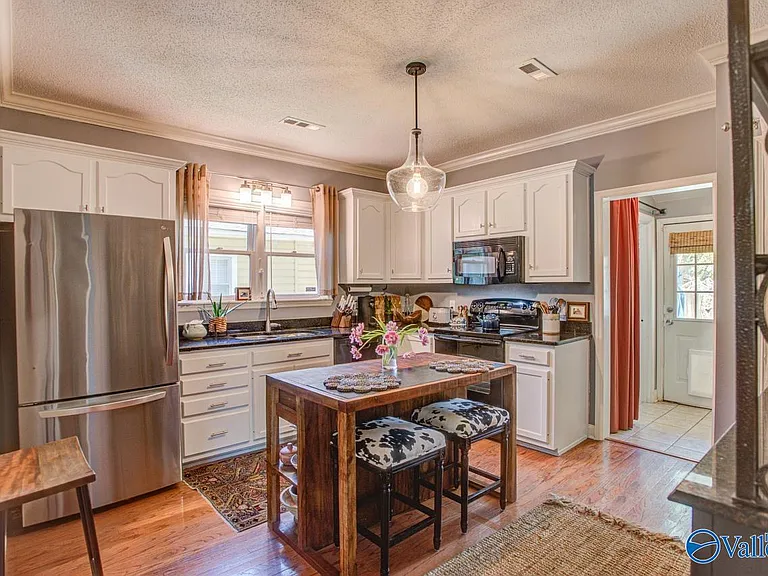 1605 McCullough Ave NE — Photo 7