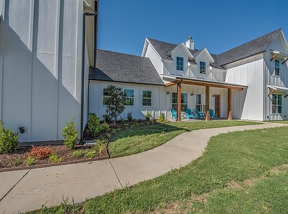 4th image of 8042 Canja Dr