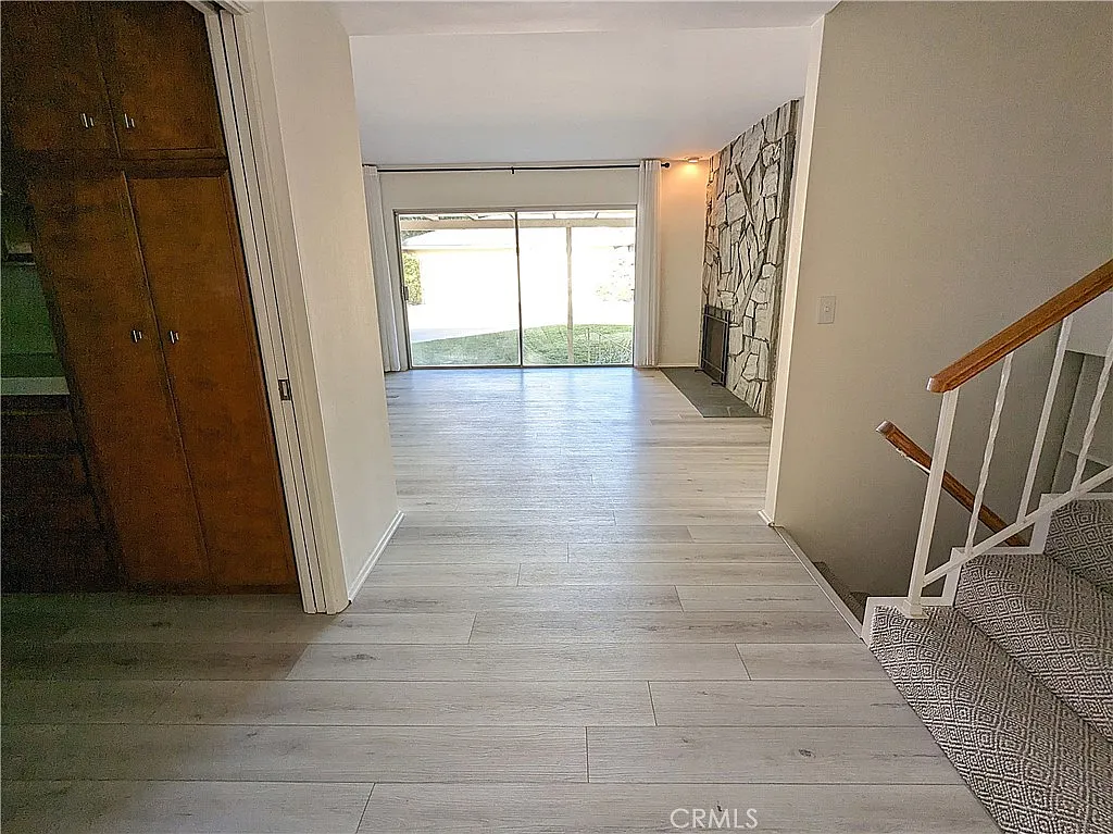 5 bed, 2928 sqft, $5,700 — Photo 4
