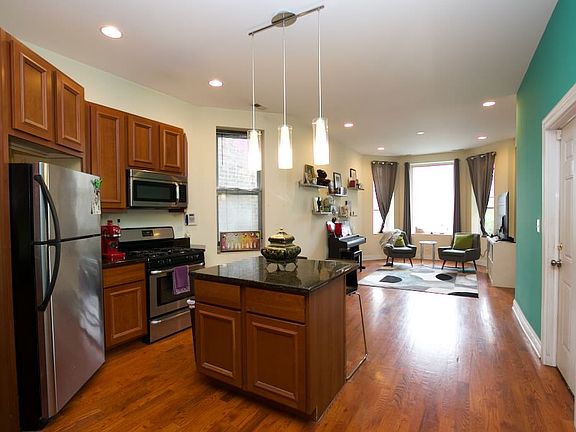 4th image of 1413 N Fairfield Ave APT 4