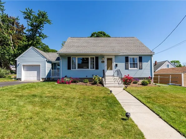 11 Bellevue Dr, Cranston, RI 02920