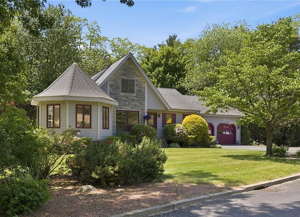 1st image of 32 Briarwood Rd