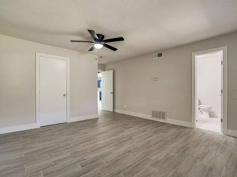 626 Arawe Cir W — Photo 12