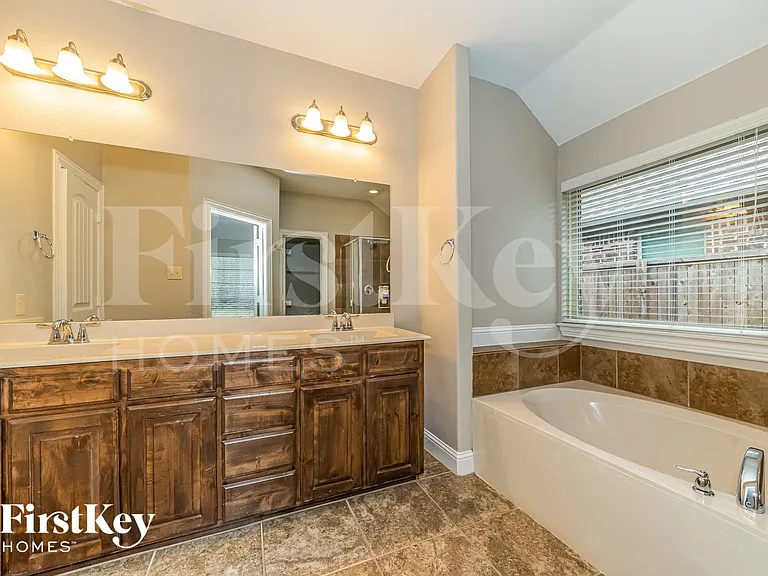 151 Charleston Ln — Photo 10