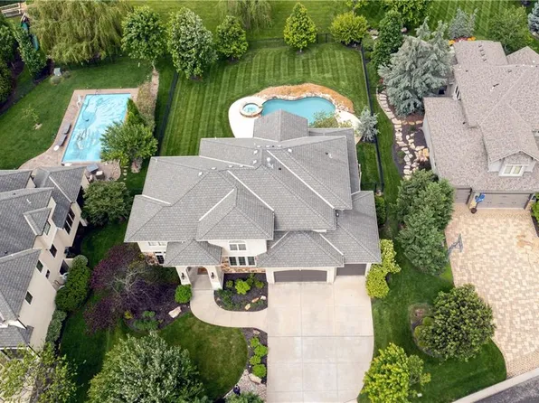 16412 Barton St, Overland Park, KS 66221