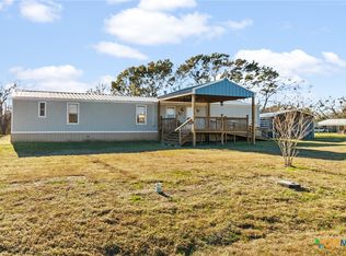 705 Peabody St, Edna, TX 77957