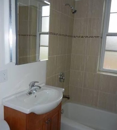 2nd image of 2118 N Oakley Avenue # Fl 2nd