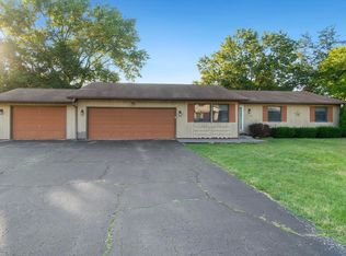 110 Chanticleer Ln SE, Poplar Grove, IL 61065