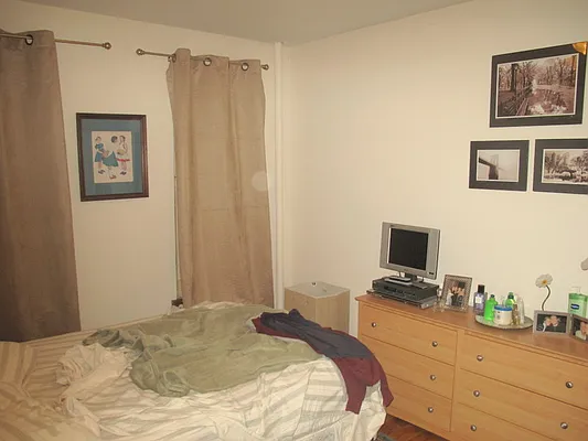 Rented by Chartwell Manhattan Realty | media 17