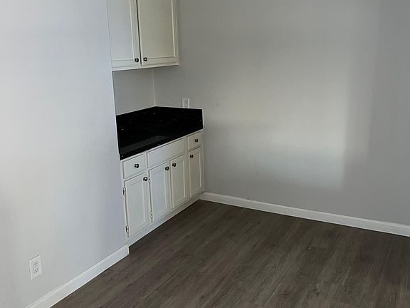 2nd image of 4625 Sylmar Ave #109