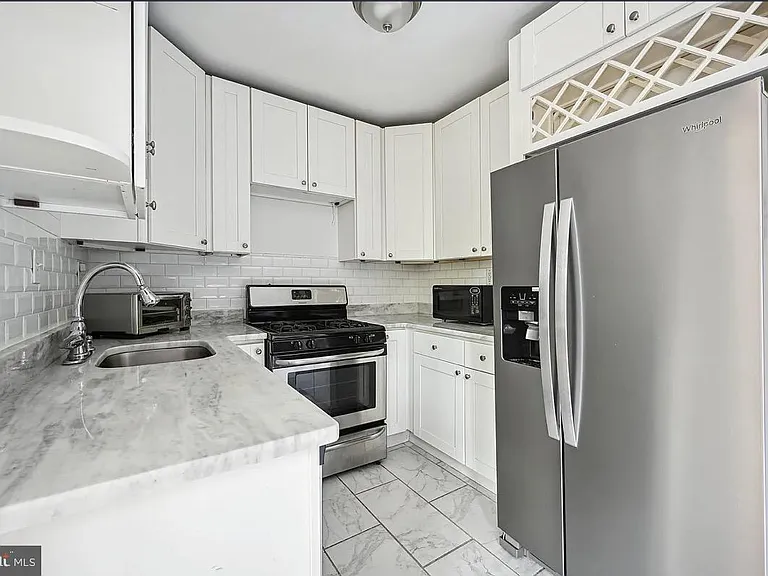939 Longfellow St NW #205 — Photo 1