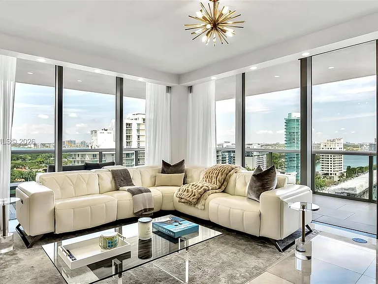 5875 Collins Ave #1807 — Photo 4
