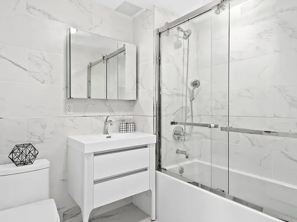 2006 Avenue V image 6 of 7