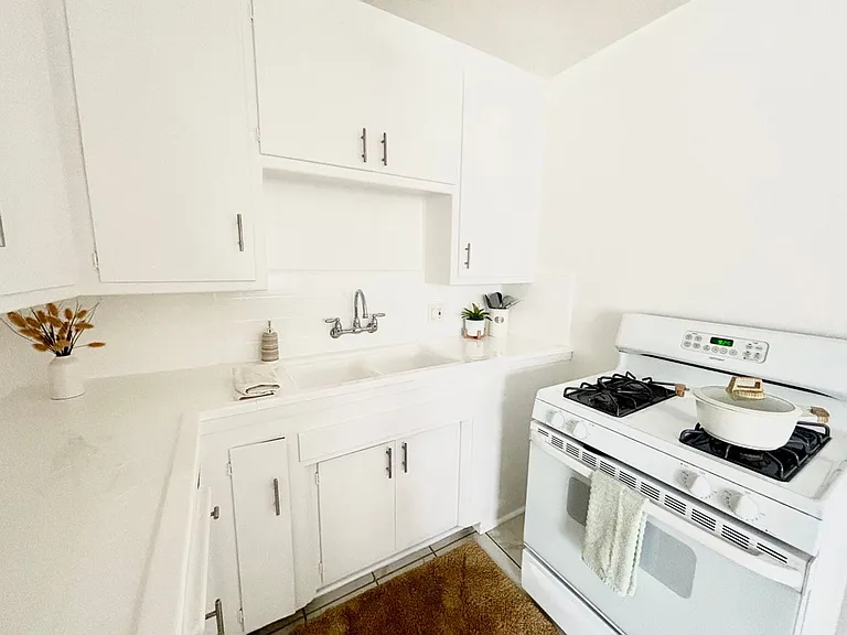 4014 Perlita Ave — Photo 17