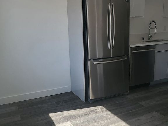 5th image of 1333 W 36th Pl APT 4