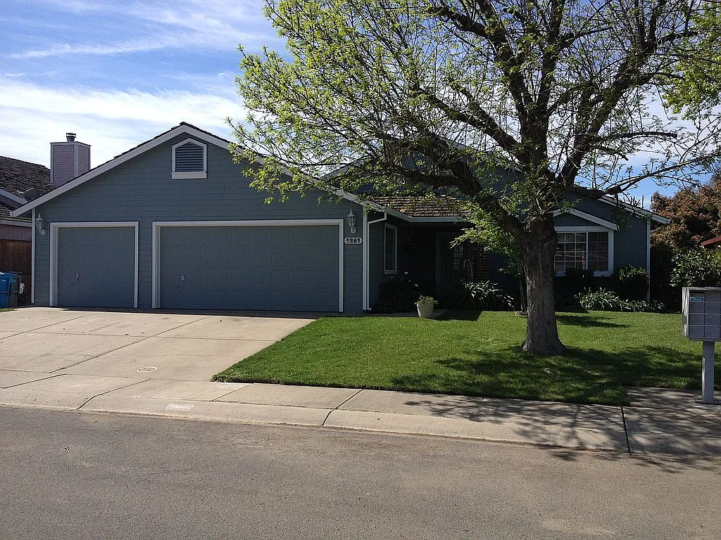 1281 Johnathan Dr photo 1