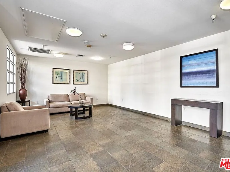 2864 Sunset Pl #206 — Photo 3