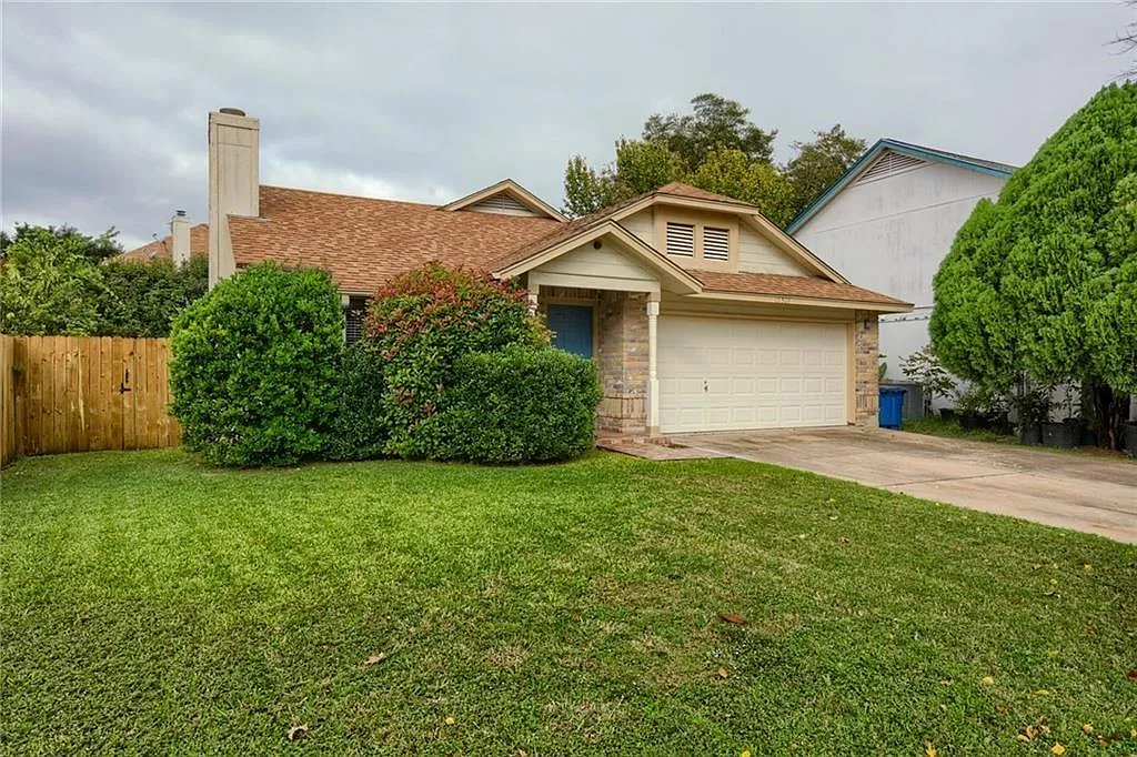 3 bed, 2.0 bath, 1555 sqft, $2,000 — Photo 1