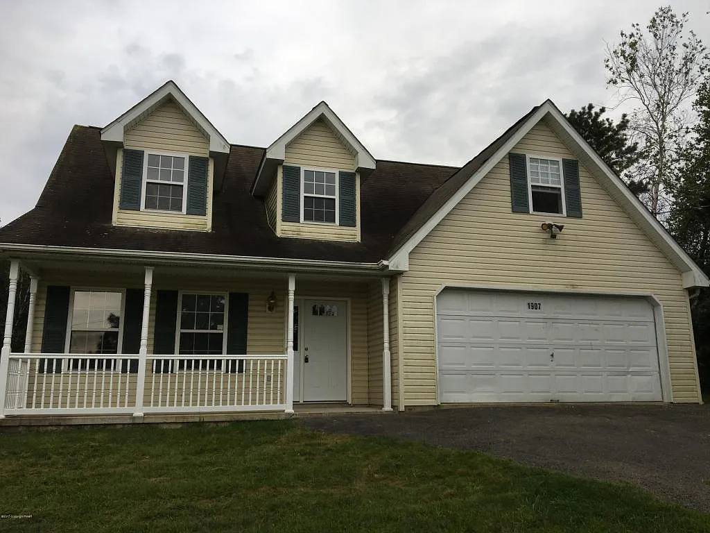 588 Mountain Rd photo 1