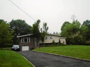 20 Armand Pl, Valhalla, NY 10595