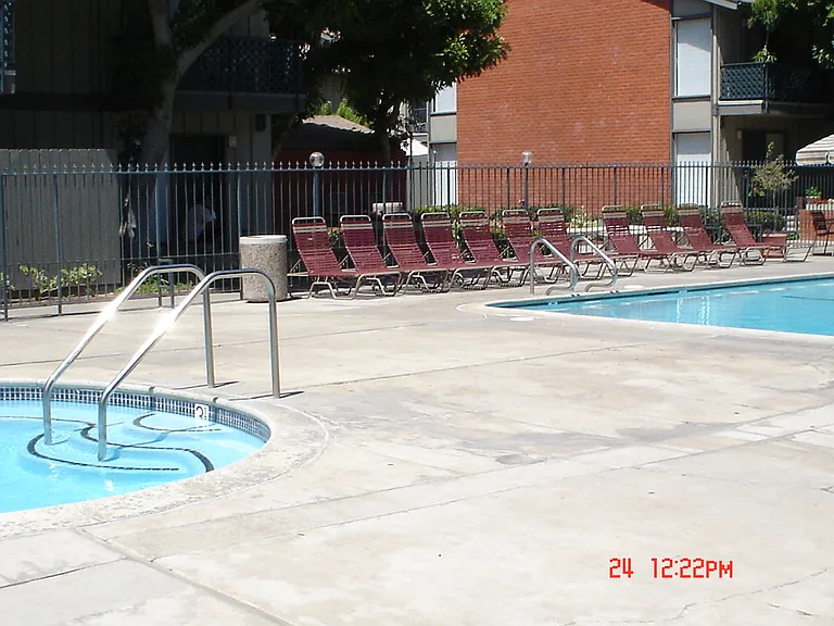 Regency West Apartments — Photo 9