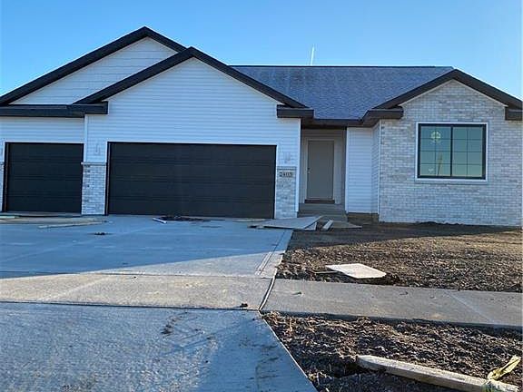 2nd image of 2403 NW North Creek Dr