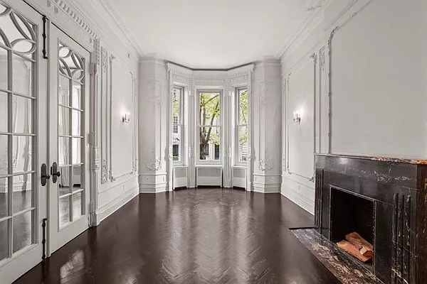 Rented by Sotheby's International Realty | media 23